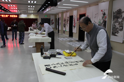 墨香潤社區(qū) 書法名家與島城愛好者面對(duì)面藝術(shù)交流
